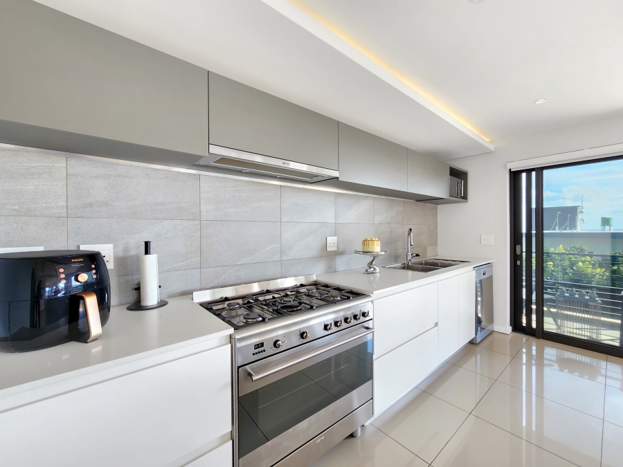 2 Bedroom Property for Sale in Sea Point Western Cape